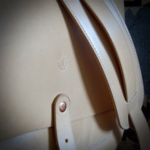 Load image into Gallery viewer, Courier Bag - Tärnsjö Natural Veg Tanned Cow Hide