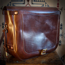 Load image into Gallery viewer, Courier Bag - Tärnsjö&#39;s Antique Brown Veg Tanned Horse Hide