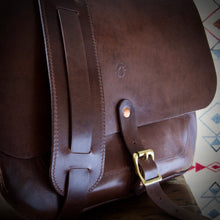 Load image into Gallery viewer, Courier Bag - Tärnsjö&#39;s Antique Brown Veg Tanned Horse Hide