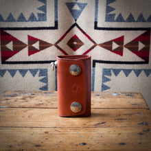Load image into Gallery viewer, SALE - Key Case - Tärnsjö Saddle Tan Veg Tanned - Brown Thread