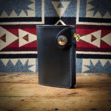 Load image into Gallery viewer, Medium Wallet - Tärnsjö Black Veg Tanned