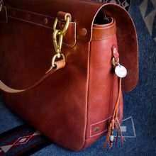 Load image into Gallery viewer, U.S. Mail Bag - Tärnsjö Saddle Tan Veg Tanned