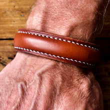 Load image into Gallery viewer, Cuff Bracelet - Saddle Tan Tärnsjö Veg Tanned