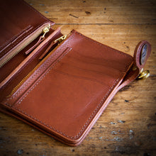 Load image into Gallery viewer, Medium Wallet - Tärnsjö Saddle Tan Veg Tanned