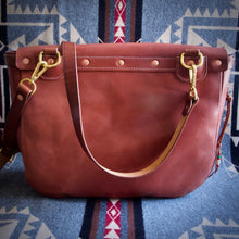 Load image into Gallery viewer, U.S. Mail Bag - Tärnsjö Saddle Tan Veg Tanned