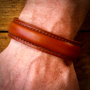 Cuff Bracelet - Saddle Tan Tärnsjö Veg Tanned