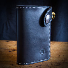 Load image into Gallery viewer, Medium Wallet - Tärnsjö Black Veg Tanned