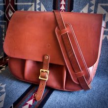 Load image into Gallery viewer, U.S. Mail Bag - Tärnsjö Saddle Tan Veg Tanned