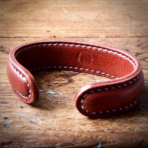 Cuff Bracelet - Saddle Tan Tärnsjö Veg Tanned