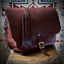 Load image into Gallery viewer, Courier Bag - Tärnsjö&#39;s Antique Brown Veg Tanned Horse Hide