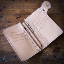 Load image into Gallery viewer, Medium Wallet - Horween Navy Blue Chromexcel