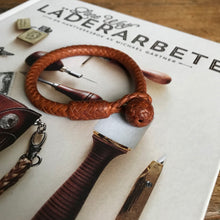 Load image into Gallery viewer, &quot;Lone Wolf Läderarbete&quot;