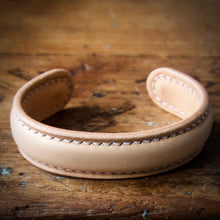 Load image into Gallery viewer, Cuff Bracelet - Natural Tärnsjö Veg Tanned