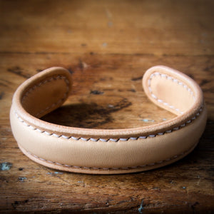 Cuff Bracelet - Natural Tärnsjö Veg Tanned