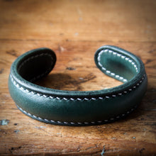 Load image into Gallery viewer, Cuff Bracelet - Bottle Green Tärnsjö Veg Tanned